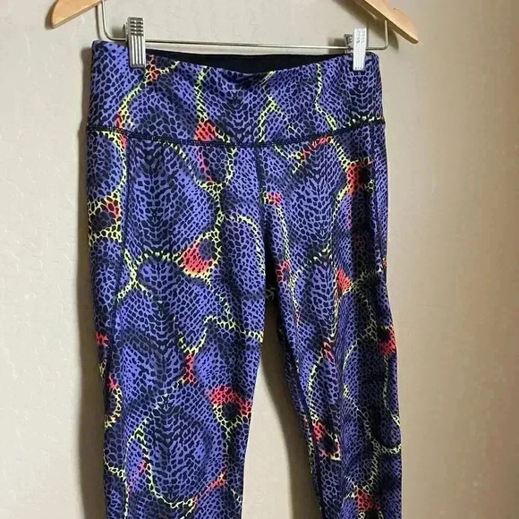 H&M Multicolor Print Leggings Size Medium - Picture 6 of 13